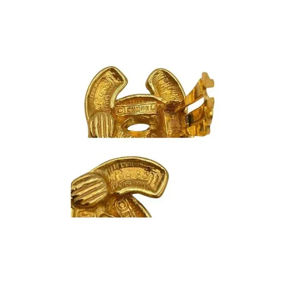 Chanel Matelassé Coco Mark Gold Metal Earrings - Picture 12 of 13